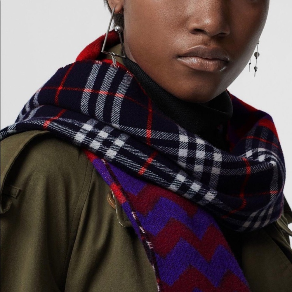 BURBERRY UNISEX CASHMERE SCARF, MIX CHECK PATTERN - Picture 4 of 14